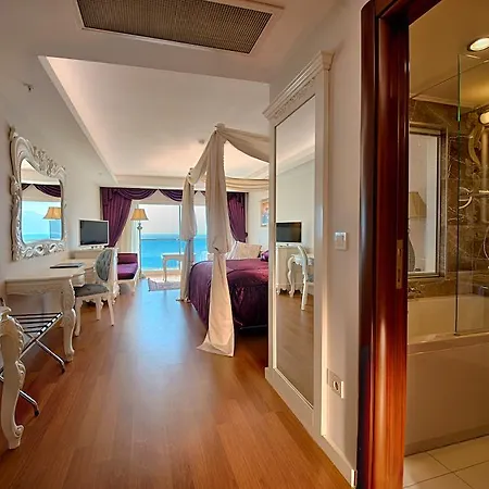 Prime Boutique Hotel 4*